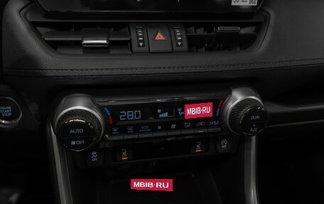 Toyota RAV4, 2025 год, 4 300 000 рублей, 19 фотография