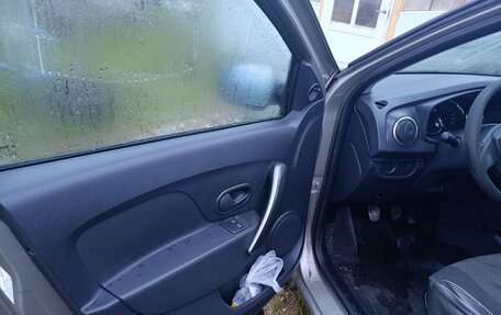 Renault Logan II, 2015 год, 500 000 рублей, 7 фотография