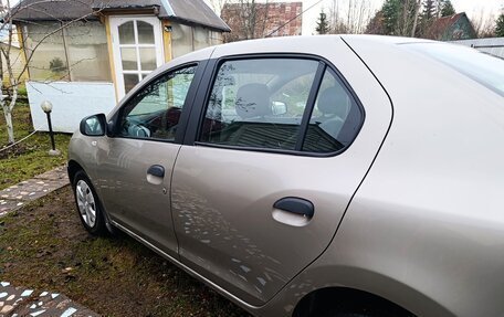Renault Logan II, 2015 год, 500 000 рублей, 2 фотография