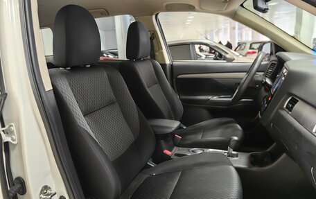 Mitsubishi Outlander III рестайлинг 3, 2015 год, 1 199 000 рублей, 7 фотография