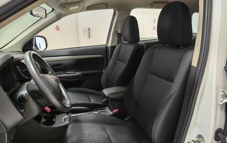 Mitsubishi Outlander III рестайлинг 3, 2015 год, 1 199 000 рублей, 6 фотография