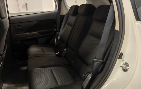 Mitsubishi Outlander III рестайлинг 3, 2015 год, 1 199 000 рублей, 8 фотография