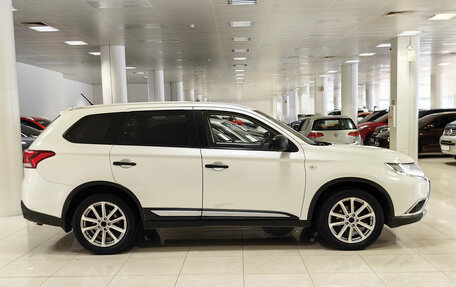 Mitsubishi Outlander III рестайлинг 3, 2015 год, 1 199 000 рублей, 5 фотография