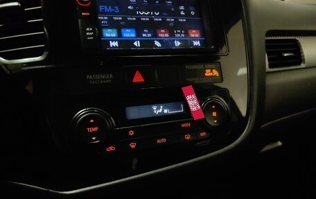 Mitsubishi Outlander III рестайлинг 3, 2015 год, 1 199 000 рублей, 15 фотография