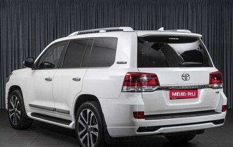 Toyota Land Cruiser 200, 2017 год, 5 775 000 рублей, 2 фотография