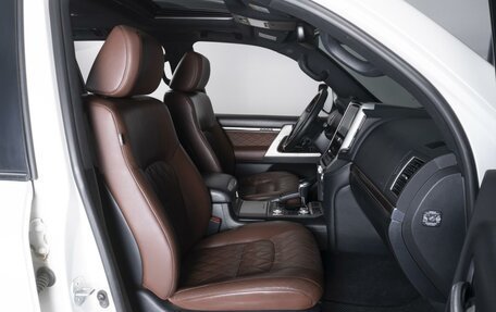 Toyota Land Cruiser 200, 2017 год, 5 775 000 рублей, 8 фотография