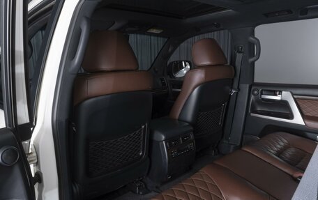 Toyota Land Cruiser 200, 2017 год, 5 775 000 рублей, 11 фотография