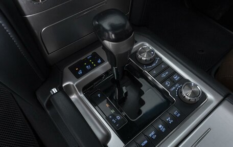 Toyota Land Cruiser 200, 2017 год, 5 775 000 рублей, 12 фотография