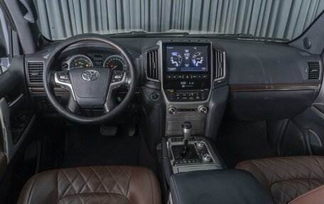 Toyota Land Cruiser 200, 2017 год, 5 775 000 рублей, 6 фотография