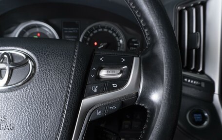 Toyota Land Cruiser 200, 2017 год, 5 775 000 рублей, 21 фотография