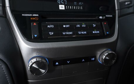 Toyota Land Cruiser 200, 2017 год, 5 775 000 рублей, 18 фотография