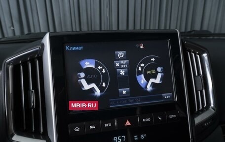 Toyota Land Cruiser 200, 2017 год, 5 775 000 рублей, 17 фотография