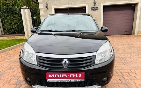 Renault Sandero I, 2011 год, 685 000 рублей, 2 фотография