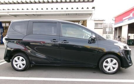 Toyota Sienta II, 2022 год, 1 280 777 рублей, 2 фотография