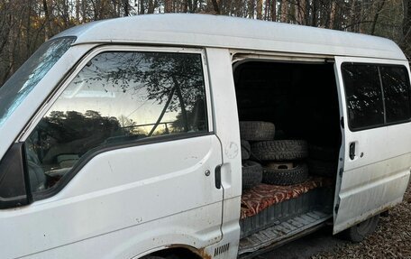 Mazda Bongo IV, 2001 год, 300 000 рублей, 3 фотография