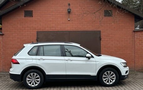 Volkswagen Tiguan II, 2020 год, 2 198 000 рублей, 3 фотография