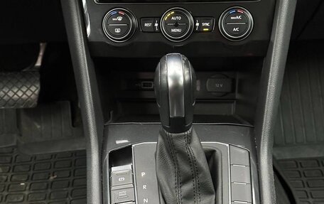 Volkswagen Tiguan II, 2020 год, 2 198 000 рублей, 13 фотография