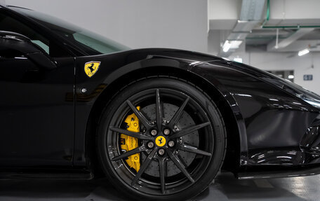 Ferrari F8, 2021 год, 33 000 000 рублей, 6 фотография