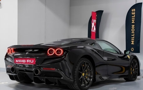 Ferrari F8, 2021 год, 33 000 000 рублей, 9 фотография