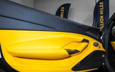 Ferrari F8, 2021 год, 33 000 000 рублей, 28 фотография