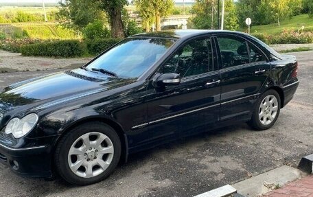 Mercedes-Benz C-Класс, 2006 год, 600 000 рублей, 4 фотография