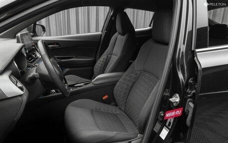 Toyota C-HR I рестайлинг, 2020 год, 2 980 000 рублей, 11 фотография