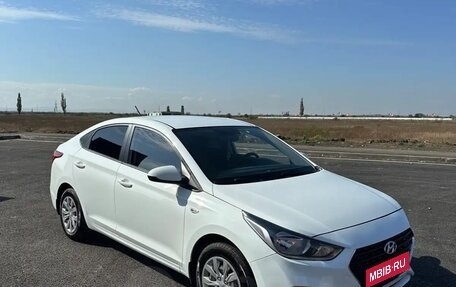 Hyundai Solaris II рестайлинг, 2018 год, 1 435 000 рублей, 8 фотография