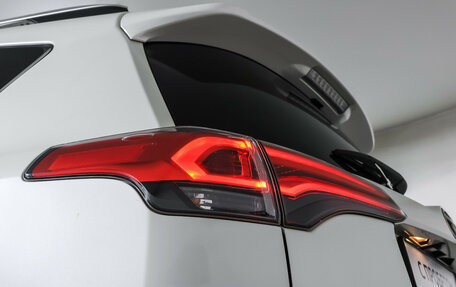 Toyota RAV4, 2017 год, 2 377 000 рублей, 22 фотография