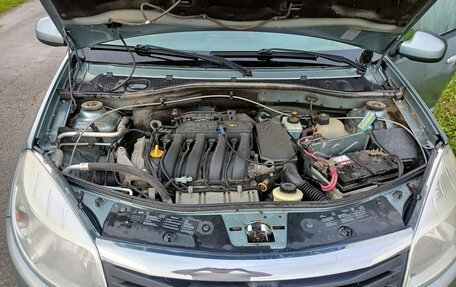 Renault Sandero I, 2012 год, 380 000 рублей, 2 фотография