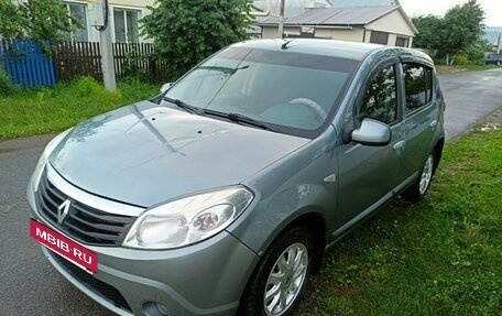 Renault Sandero I, 2012 год, 380 000 рублей, 3 фотография