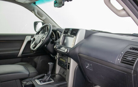 Toyota Land Cruiser Prado 150 рестайлинг 2, 2013 год, 3 470 000 рублей, 9 фотография