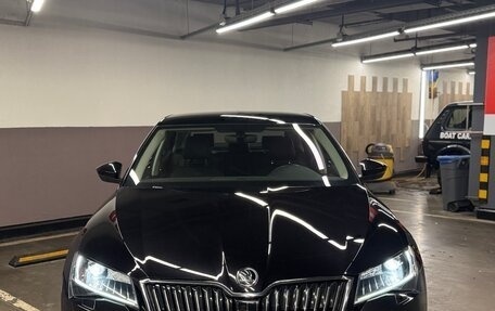 Skoda Superb III рестайлинг, 2018 год, 3 200 000 рублей, 2 фотография