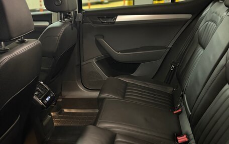 Skoda Superb III рестайлинг, 2018 год, 3 200 000 рублей, 14 фотография