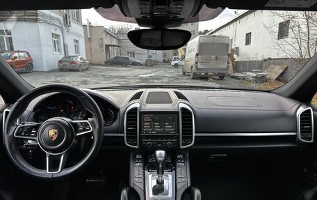 Porsche Cayenne III, 2016 год, 3 900 000 рублей, 22 фотография