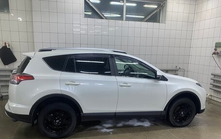 Toyota RAV4, 2017 год, 3 200 000 рублей, 8 фотография