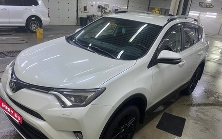 Toyota RAV4, 2017 год, 3 200 000 рублей, 7 фотография
