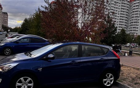 Hyundai Solaris II рестайлинг, 2015 год, 999 000 рублей, 3 фотография