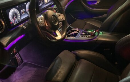 Mercedes-Benz E-Класс, 2020 год, 250 000 рублей, 5 фотография