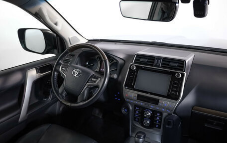 Toyota Land Cruiser Prado 150 рестайлинг 2, 2018 год, 5 489 898 рублей, 9 фотография