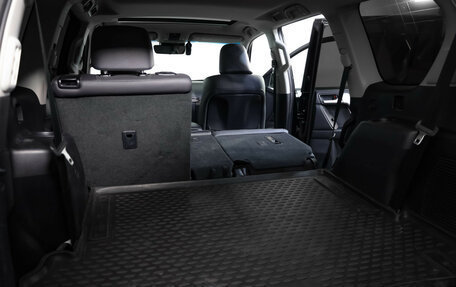 Toyota Land Cruiser Prado 150 рестайлинг 2, 2018 год, 5 489 898 рублей, 34 фотография