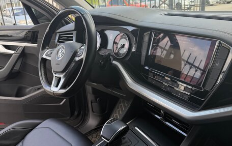 Volkswagen Touareg III, 2018 год, 3 920 000 рублей, 8 фотография