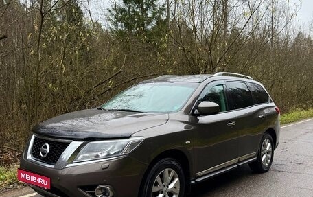 Nissan Pathfinder, 2014 год, 1 600 000 рублей, 2 фотография