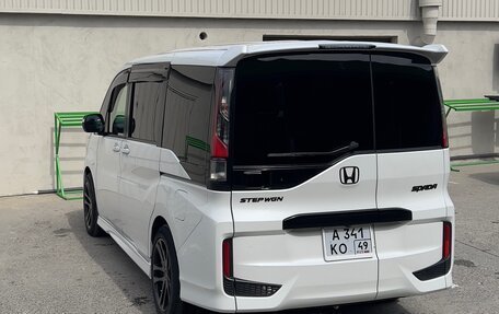 Honda Stepwgn IV, 2017 год, 2 170 000 рублей, 5 фотография