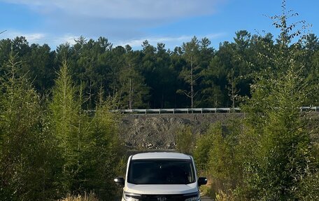 Honda Stepwgn IV, 2017 год, 2 170 000 рублей, 21 фотография