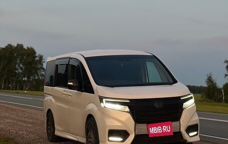 Honda Stepwgn IV, 2017 год, 2 170 000 рублей, 17 фотография