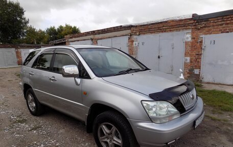 Toyota Harrier, 2002 год, 910 000 рублей, 3 фотография