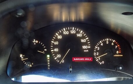 Toyota Harrier, 2002 год, 910 000 рублей, 19 фотография