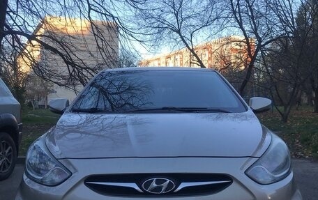 Hyundai Solaris II рестайлинг, 2011 год, 720 000 рублей, 3 фотография