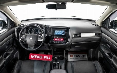 Mitsubishi Outlander III рестайлинг 3, 2012 год, 1 300 000 рублей, 8 фотография