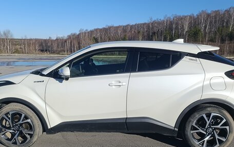 Toyota C-HR I рестайлинг, 2020 год, 2 800 000 рублей, 4 фотография